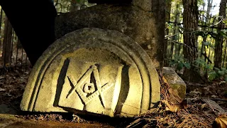 Long Forgotten Cemetery Discovered In The Woods Of Georgia