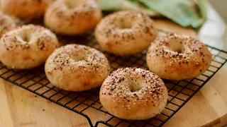 خبز البيجل الامريكي | Best Homemade Bagels 🥯