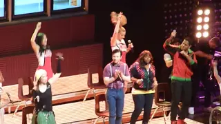 Glee Live- Sweet Caroline