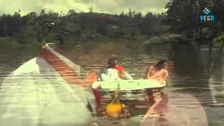 Puli Bebbuli Movie - Krishnam Raju and JayaPrada Love Scene