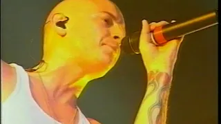 Linkin Park - London, England (2001.09.16; Source 1c)