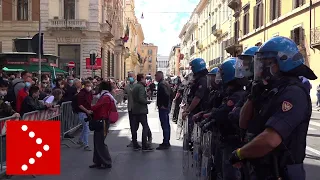 Roma, tensione nei dintorni di Montecitorio