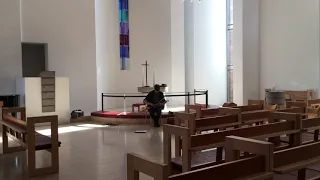 Uilleann Pipes in a Danish Church ( Calum Stewart )