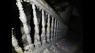 We weren't alone in this creepy mansion!