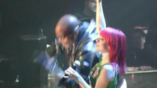 B.o.B. & Hayley Williams- "Airplanes pt.2" (HD) Live in NYC on 12-10-2010