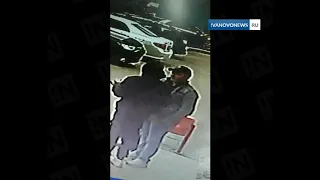 Подозреваемые в краже с банковской карты попали на видео