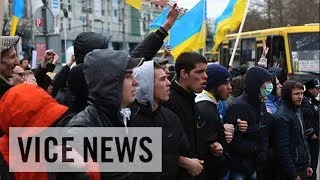 Pro-Russia & Pro-Ukraine Protesters Face Off: Russian Roulette in Ukraine