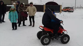 Подсолнухи LIFE - новогодний выпуск. Дед мороз поздравляет наших детей. Катаем детей на квадроцикле.