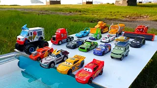 Looking for Disney Pixar Cars On The Rocky Road : Lightning Mcqueen, Cruz, Mater, Guido, Mack, King