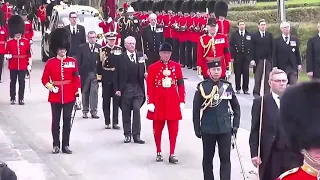 Two Nepalese Gurkhas escort Queen Elizabeth’s coffin to Windsor Castle