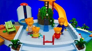 DANIEL TIGER'S Neighbourhood Toys Go Swimming In Pool!