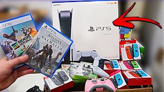 GAMESTOP DUMPSTER DIVING JACKPOT!! FOUND PLAYSTATION 5!! THE BIGGEST GAMESTOP DUMPSTER DIVE EVER!!