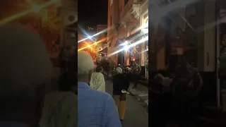 Repentinamente, Paulinho da Viola visita a Lapa e escuta Choro composto por ele.