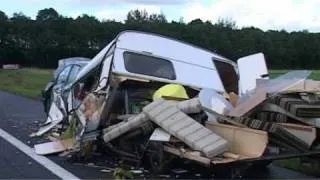 Ravage na ongeval met caravan op A28 Assen