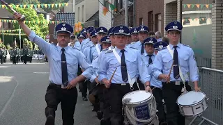 Die Parade am 15.08.2023 zum Schützenfest in Grevenbroich-Neuenhausen