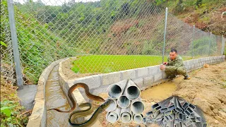 Complete the fence with concrete bricks and iron mesh