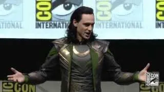 Tom Hiddleston as Loki rules the Comic-Con crowd (HD)