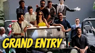 Grand Entry of Total Dhamaal Star Cast | Madhuri, Ajay D, Anil Kapoor, Arshad, Johnny Lever