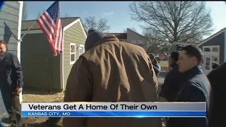 Homeless vets move into new tiny homes in Kansas City