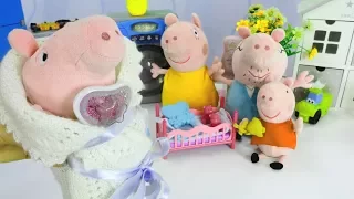 Video mit Peppa Wutz Spielzeug. Eine Reise in die Vergangenheit. Kinderkanal Plüpa