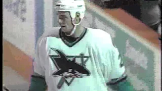 Viktor Kozlov's lucky goal for Sharks vs Oilers (1 oct 1997)