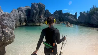 Horseshoe Bay, Bermuda (Underwater metal detecting)