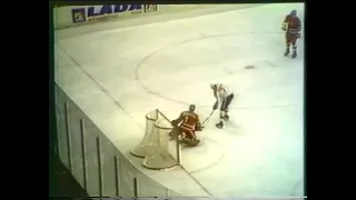 1977 - WC - Canada vs Czechoslovakia / Phil Esposito's 1st Goal of the Game