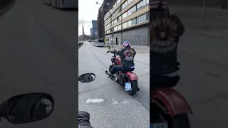 Harley forty eight XL1200X  Sound