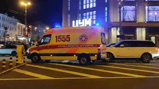 *Siren* Dobrobut private ambulance response code 3 on Khreshchatyk street in Kyiv