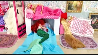 Barbie Little Mermaid Ariel Rapunzel Bunk Bed House Kitchen Breakfast Morning Routine