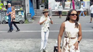 OLHA A HORA QUE ESSE MULHER PERDEU A CABEÇA E DEU DUZENTOS REIS DE CAXINHA PRA ESSE GAROTO PRA CANTA