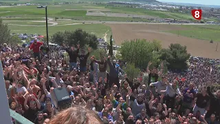 Multitudinaria pedrea del del pan y el quesillo en el Cristo del Otero