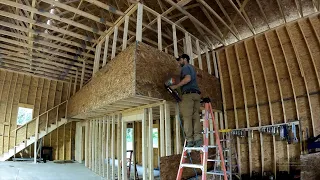 Building my Garage : Overhangs, gable sheathing, framing interior, stairs