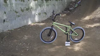 Premium Stray BMX 2021