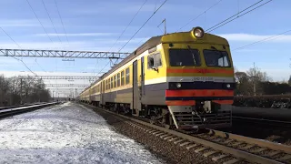 Электропоезда ЭР2T-7113 и ЭР2-1310 на ст. Саласпилс / ER2T-7113 and ER2-1310 EMU's at Salaspils