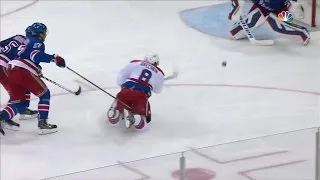 Ovechkin scores unbelievable goal from knees