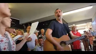 Mon dieu que j'en suis à mon aise de Nadau par les Impromptus au Halles d'hossegor 7 octobre 2023