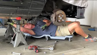 How to: BMW E30: More Disassebly - Dropping the Exhaust, Driveshaft, & Removing Crank Bolt....,