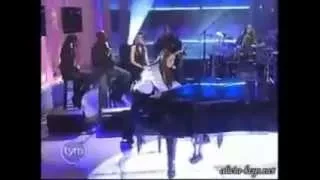 Alicia keys No One live on Tyra Show 2007