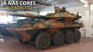 Primeiro blindado Centauro II é exibido nas cores do Exército Brasileiro