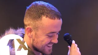 Maverick Sabre sings karaoke with Twin and Yasmin