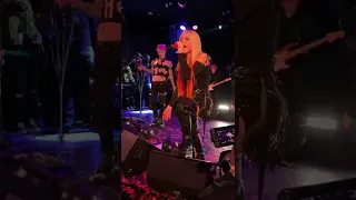 Avril Lavigne Feat Machine Gun Kelly and Travis Barker - Bois Lie (Live at The Roxy Theatre 25/2/22)