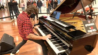 Guns N'Roses Sweet Child O'Mine (Piano Shopping Mall)