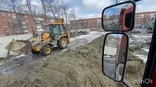 Работаем в паре КамАЗ и экскаватор погрузчик 🚜