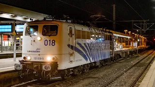 Nächtlicher Standard in Memmingen: Lokomotion mit BR151 und Güterzug auf dem Weg nach Wolfurt