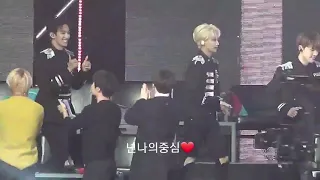 190106 BTS' Jungkook & SEVENTEEN interaction - Golden Disk Awards Day 2