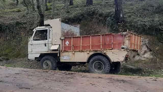 Land Rover Santana 2000 en el Camino