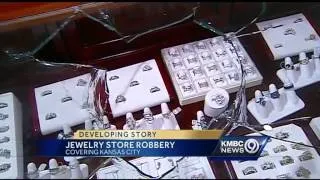 Thieves get more than $250K in Plaza jewelry heist