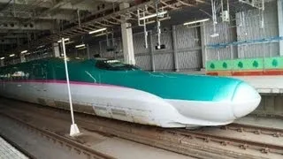 Touhoku Shinkansen Falcon which passes station at 300km/h!