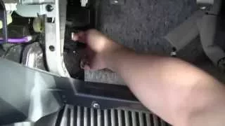 Clean/Replace 2013 Nissan Juke Cabin Air Filter